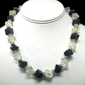 CLEAR & BLACK SQUARE GLASS BEADS & METAL NECKLACE